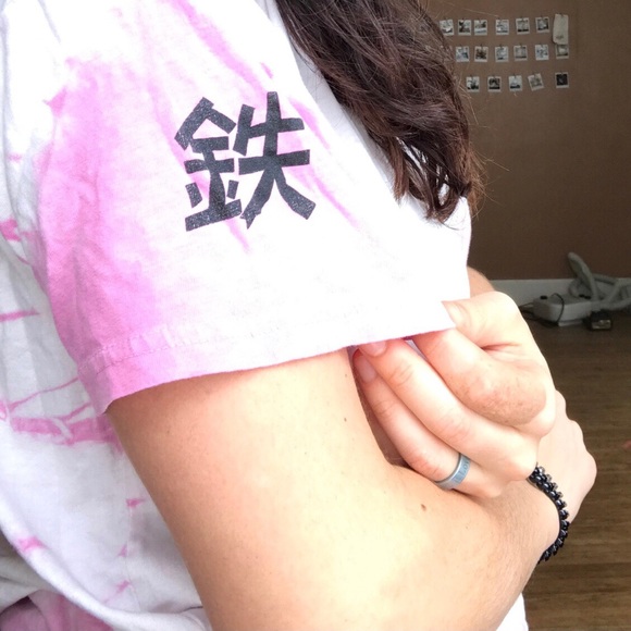 Vintage vibes tie-dyed graphic tee - Picture 4 of 5